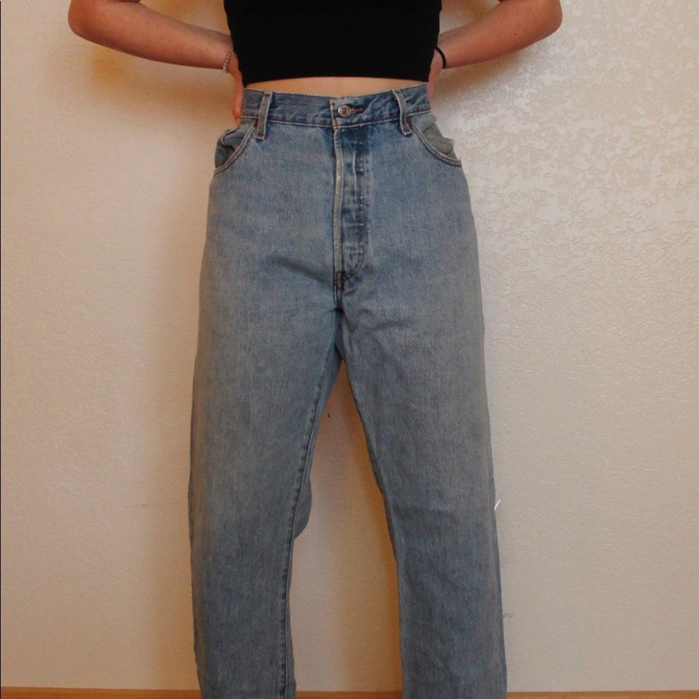 VINTAGE LEVIS JEANS